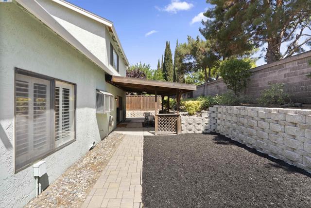 721 Woodmeadow Pl, Oakley CA: https://media.crmls.org/mediaz/fa589635-0c1d-42d3-961b-30aa47f30d89.jpg