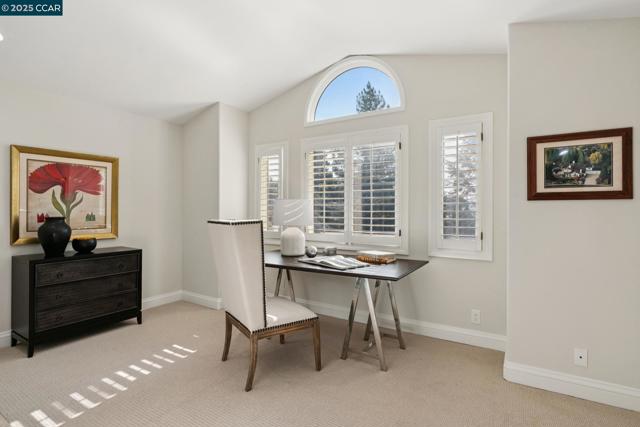 3238 Greenhills Drive, Lafayette CA: https://media.crmls.org/mediaz/fa590661-5313-4382-90a7-5bd490249d25.jpg