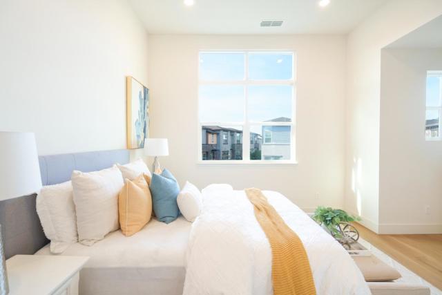897 Fillmore Terrace, Sunnyvale CA: https://media.crmls.org/mediaz/fa59e48b-6814-461d-ac22-0b6d90e5bdc4.jpg