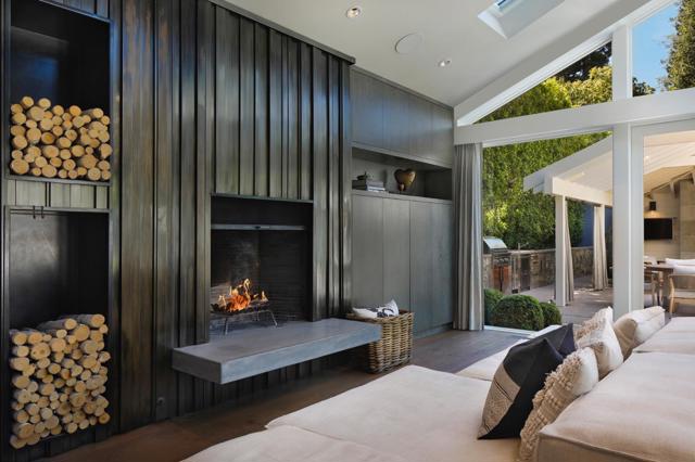 1661 University Avenue, Palo Alto CA: https://media.crmls.org/mediaz/fa5a8164-a097-49ce-bf68-134be8115d8e.jpg