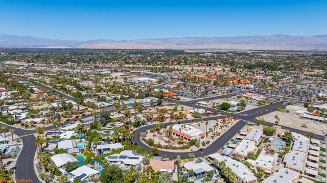 42602 Rancho Mirage Lane, Rancho Mirage CA: https://media.crmls.org/mediaz/fa5b78a6-3078-4963-8762-2d4c5fcd4016.jpg