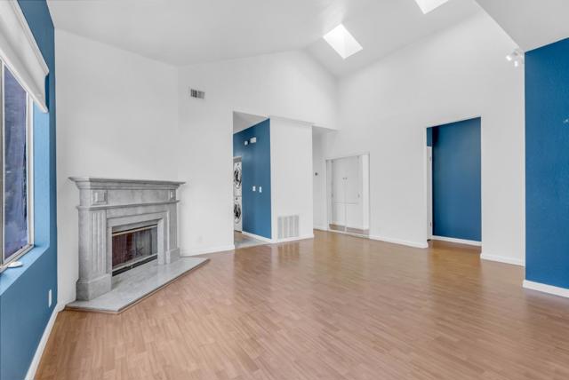 819 15th Street, Oakland CA: https://media.crmls.org/mediaz/fa5bb4d8-6e7a-42b9-9667-6f65198d5c2a.jpg