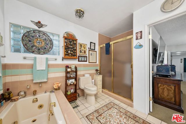 5550 W 63rd Street, Los Angeles CA: https://media.crmls.org/mediaz/fa5be4c2-1cee-4b30-b84c-af78f18733d3.jpg