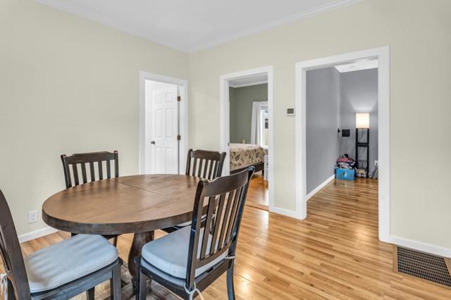 39 S 23rd Street, San Jose CA: https://media.crmls.org/mediaz/fa5cc4b8-7b8a-43d5-9332-6cb68fd6697c.jpg