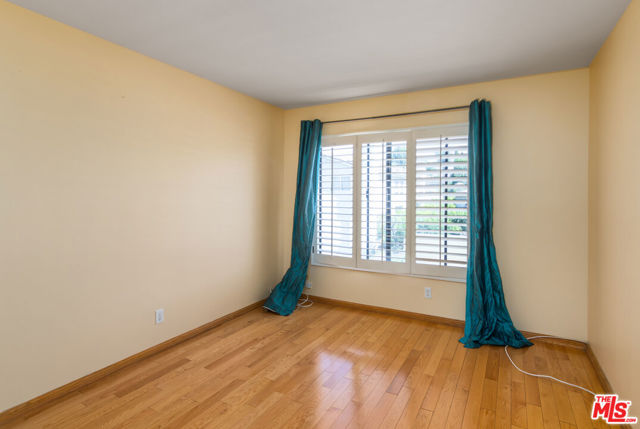 14311 Hartsook Street, Sherman Oaks CA: https://media.crmls.org/mediaz/fa5cf4c7-da8d-4227-8e6f-5bdcb6a6e89e.jpg