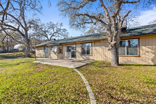 30159 Horseshoe Drive, Coarsegold CA: https://media.crmls.org/mediaz/fa5d07a2-b950-4d39-b45f-6815d515af24.jpg