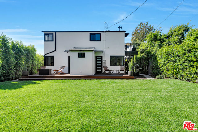 418 N Bowling Green Way, Los Angeles CA: https://media.crmls.org/mediaz/fa5d4d80-8498-4a4b-b3aa-5f78720a5ec9.jpg