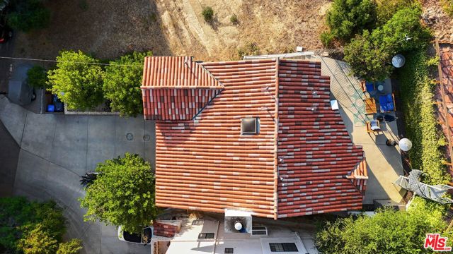 3418 Dorothy Road, Topanga CA: https://media.crmls.org/mediaz/fa5d9ca6-4df1-40d5-ad65-13abcd81640b.jpg