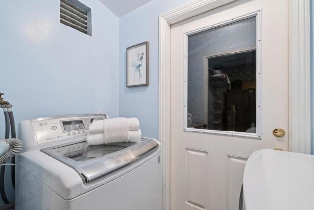 6915 Dartmoor Way, San Jose CA: https://media.crmls.org/mediaz/fa5dc6e6-0cf8-43d3-9daf-5952a8eaad95.jpg