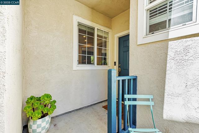 10630 Roys Hill Ln, Dublin CA: https://media.crmls.org/mediaz/fa5de218-c1f5-45fe-866c-8e32bee9d1c0.jpg