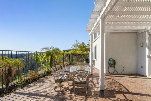 Detail Gallery Image 30 of 35 For 11393 Vista Elevada, San Diego,  CA 92131 - 3 Beds | 2/1 Baths