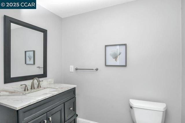 2280 Concord Ave, Brentwood CA: https://media.crmls.org/mediaz/fa5fa381-8e1c-4f1d-9676-9cf4e1acddeb.jpg