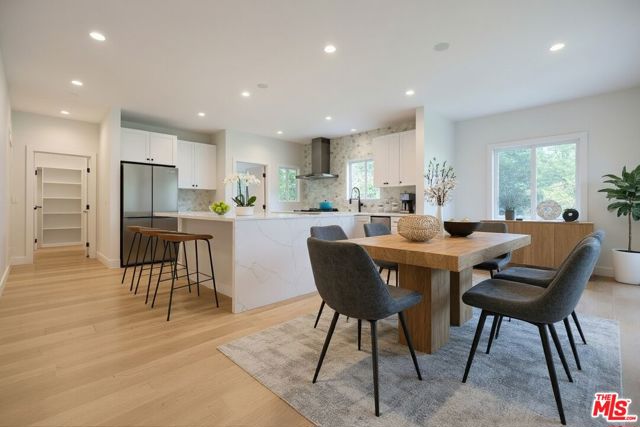 4308 Victoria Park Drive, Los Angeles CA: https://media.crmls.org/mediaz/fa60a00a-94f8-4bef-a21b-5f6b40145930.jpg