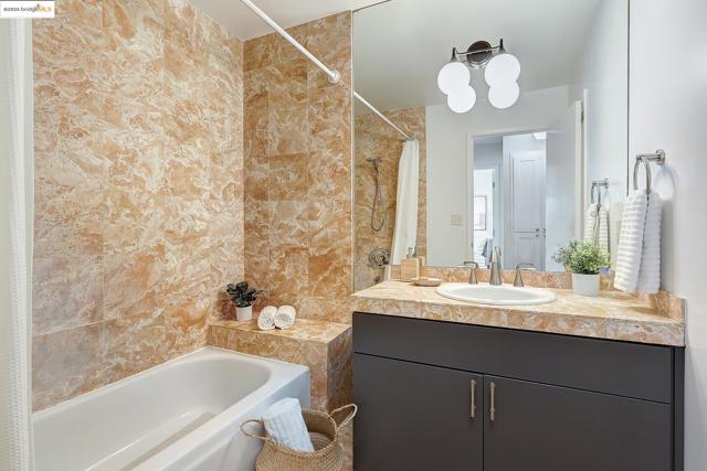 151 La Espiral, Orinda CA: https://media.crmls.org/mediaz/fa60c79d-b354-4734-be52-472af101f168.jpg