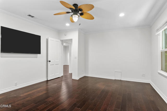 Detail Gallery Image 11 of 23 For 4242 Van Nuys Bld, Los Angeles,  CA 91403 - 3 Beds | 3 Baths