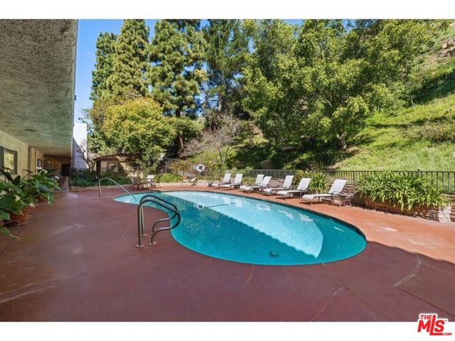 2700 Cahuenga Boulevard, Los Angeles CA: https://media.crmls.org/mediaz/fa61fed8-001c-4b9b-9ae3-e17afc2f46f1.jpg