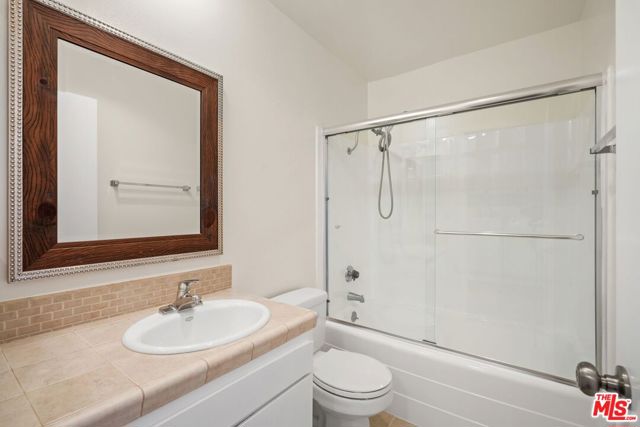 18002 Coastline Drive, Malibu CA: https://media.crmls.org/mediaz/fa6273b7-0cd7-445d-89ae-76931c393e6b.jpg
