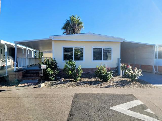 Detail Gallery Image 3 of 32 For 245 W Bobier Dr #90,  Vista,  CA 92083 - 2 Beds | 2 Baths