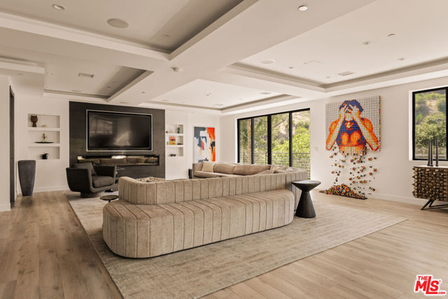 3820 Knobhill Drive, Sherman Oaks CA: https://media.crmls.org/mediaz/fa630976-f86b-44b5-8897-89e9f34f0194.jpg