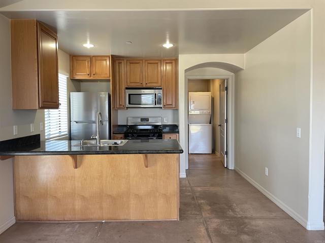 12478 Hillpoint Court, Valley Center CA: https://media.crmls.org/mediaz/fa6332cb-144a-4cc3-8be5-01f6337c95c8.jpg