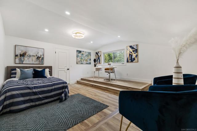6555 Caminito Northland, La Jolla CA: https://media.crmls.org/mediaz/fa63a190-576d-40a3-9063-3b3bb0c6fab9.jpg