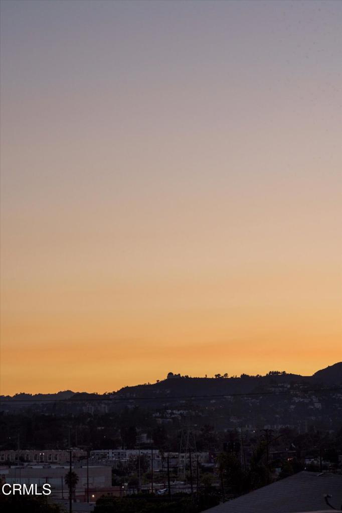 https://media.crmls.org/mediaz/fa63a9bf-573a-4ee3-af88-a290a81c6c05.jpg?preset=X-Large