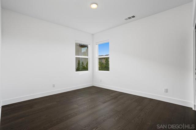 2807 California Poppy Street, Escondido CA: https://media.crmls.org/mediaz/fa63f3fe-3944-4903-b526-03e84fe575fe.jpg