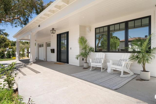 461 Country Club Ln, Coronado CA: https://media.crmls.org/mediaz/fa63f4b1-d6b9-4708-8004-4a41c080da83.jpg
