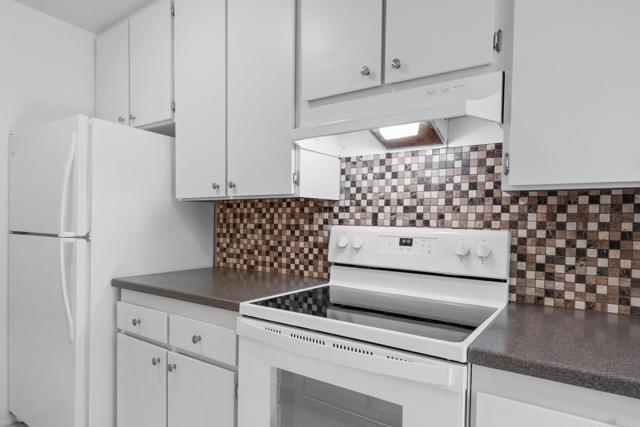 Detail Gallery Image 14 of 32 For 4891 Collwood Blvd #B,  San Diego,  CA 92115 - 2 Beds | 2 Baths