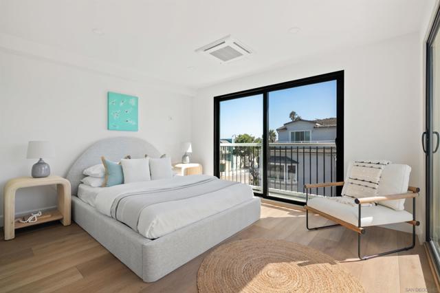 718 Nantasket Ct, San Diego CA: https://media.crmls.org/mediaz/fa647011-a190-46cd-8e69-6595c1a4c38b.jpg