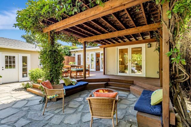1045 Almanor Avenue, Menlo Park CA: https://media.crmls.org/mediaz/fa64f4bf-9bbe-4777-98e2-bc01cb595dd8.jpg