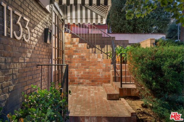 1133 N Clark Street, West Hollywood CA: https://media.crmls.org/mediaz/fa661fe0-c02d-4599-bbd8-aa46cc6b6bd6.jpg