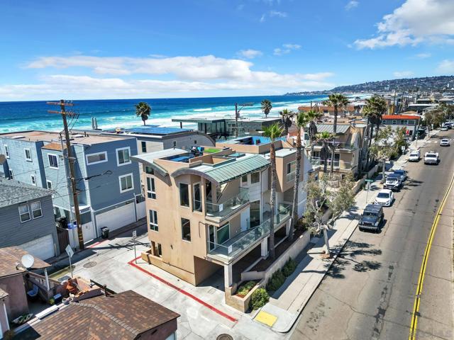 719 Manhattan Ct, San Diego CA: https://media.crmls.org/mediaz/fa667d1b-764c-49eb-b521-3a896e018c0b.jpg