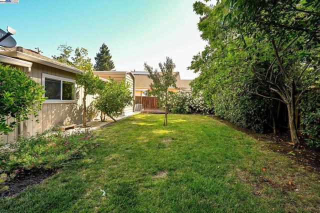 2175 Whyte Park Ave, Walnut Creek CA: https://media.crmls.org/mediaz/fa66f6c9-5110-412a-baeb-1b2f49775e6c.jpg