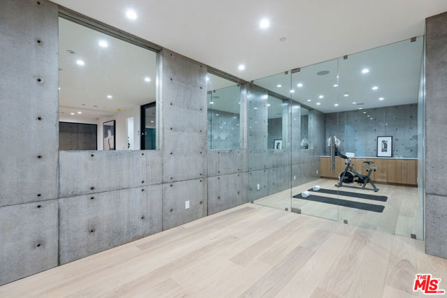 1011 Georgina Avenue, Santa Monica CA: https://media.crmls.org/mediaz/fa67143f-8379-40ee-9ee5-42ba9da636df.jpg