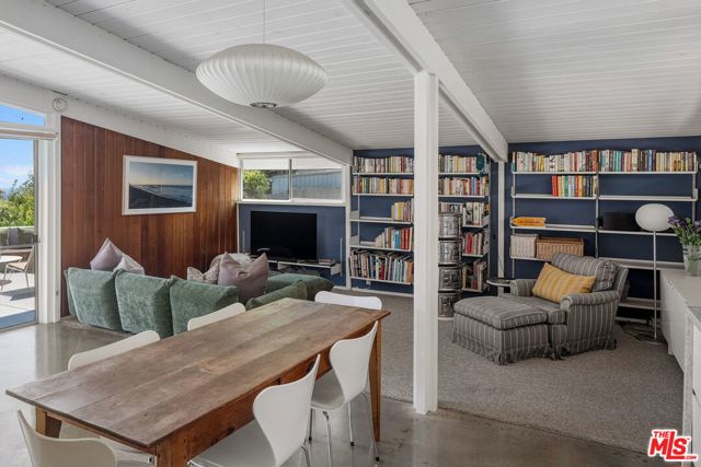 12400 Deerbrook Lane, Los Angeles CA: https://media.crmls.org/mediaz/fa674b6a-233c-49e5-9491-66c5fc4e7faa.jpg