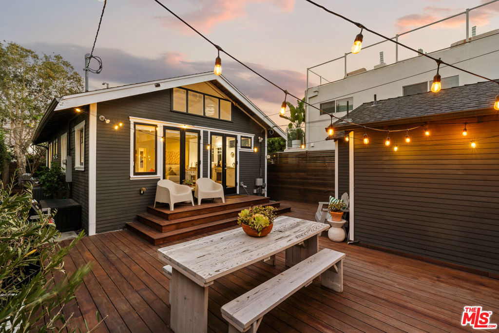 247 Windward Avenue — architectural residence