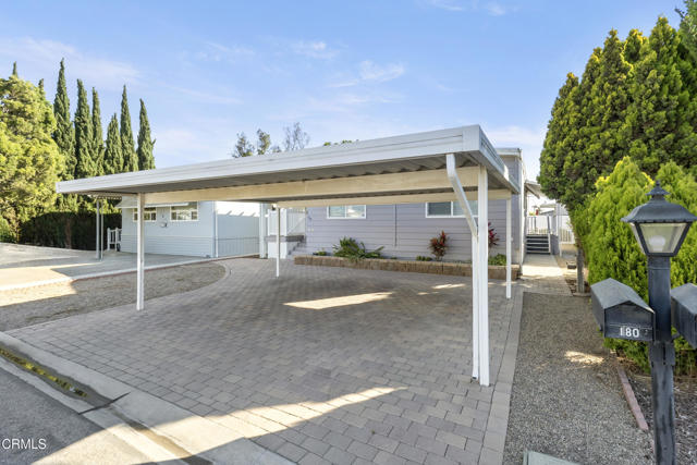 Detail Gallery Image 3 of 29 For 180 Camelia Way #180,  Ventura,  CA 93004 - 2 Beds | 2 Baths