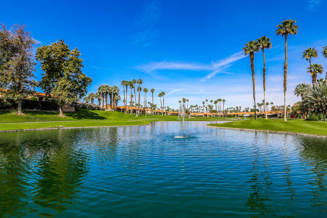 38849 Palm Valley Drive, Palm Desert CA: https://media.crmls.org/mediaz/fa684286-28fa-4710-85c4-6c8f837fa41c.jpg