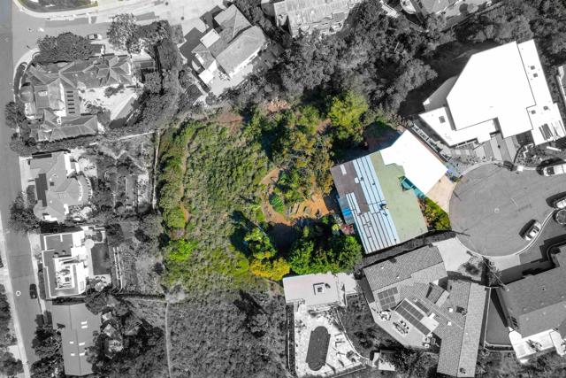 5995 La Jolla Corona Dr., La Jolla CA: https://media.crmls.org/mediaz/fa694ba6-f40f-4616-b3e9-5a21be37ddc2.jpg