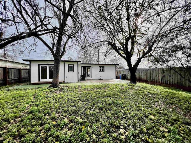 2847 Avon, Concord CA: https://media.crmls.org/mediaz/fa69e7d1-cb0c-45a1-befa-7996d1098813.jpg