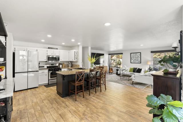 Detail Gallery Image 11 of 46 For 2225 Baxter Canyon Dr, Vista,  CA 92081 - 3 Beds | 2/1 Baths