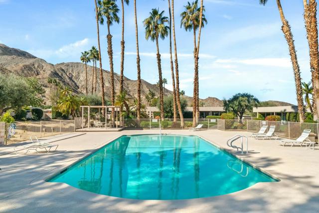 72205 El Paseo, Palm Desert CA: https://media.crmls.org/mediaz/fa6ae5b2-5601-4de3-b236-1b9c66e15946.jpg