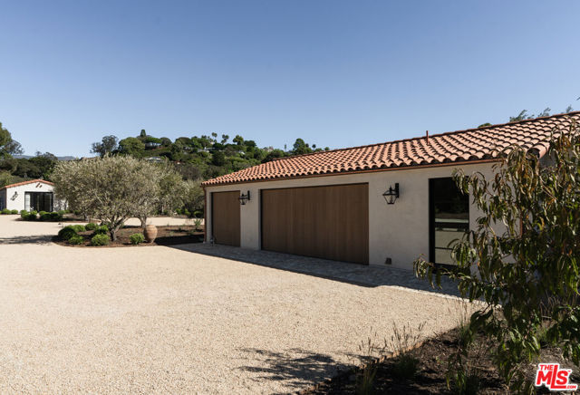 4200 Marina Drive, Santa Barbara CA: https://media.crmls.org/mediaz/fa6b39c1-02bf-4bb4-ad61-6b89258a3aac.jpg