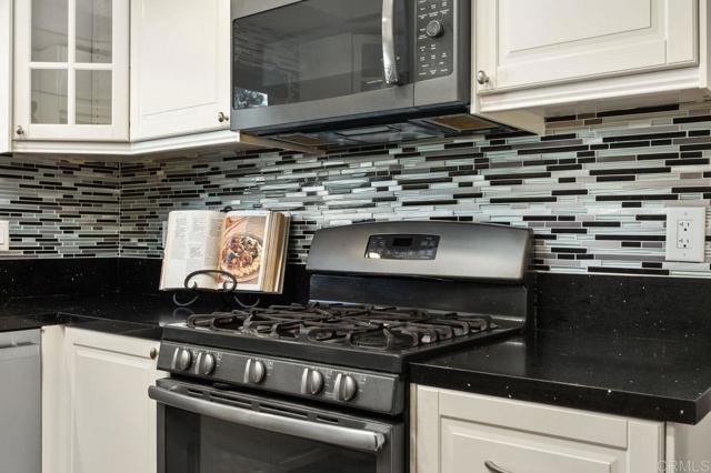 Detail Gallery Image 12 of 37 For 4369 Dowitcher Way, Oceanside,  CA 92057 - 2 Beds | 2 Baths