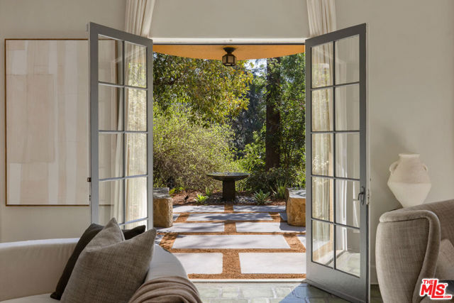 540 Mount Washington Drive, Los Angeles CA: https://media.crmls.org/mediaz/fa6c6f15-fe12-4cfd-b6f6-2ef6a7694c87.jpg