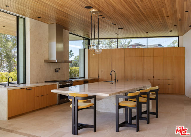 1520 Carla, Beverly Hills CA: https://media.crmls.org/mediaz/fa6c9455-472a-481a-abaf-5140a1a617b7.jpg