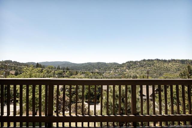 1141 Grass Valley Road, Lake Arrowhead CA: https://media.crmls.org/mediaz/fa6d3825-da70-47d4-b8c3-8ec15282e9e9.jpg