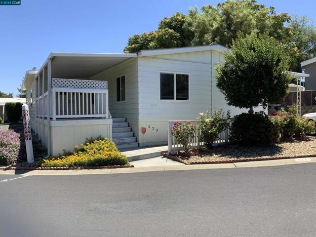 223 Queens Way, Pittsburg, California 94565, 3 Bedrooms Bedrooms, ,2 BathroomsBathrooms,Residential,For Sale,Queens Way,41065066