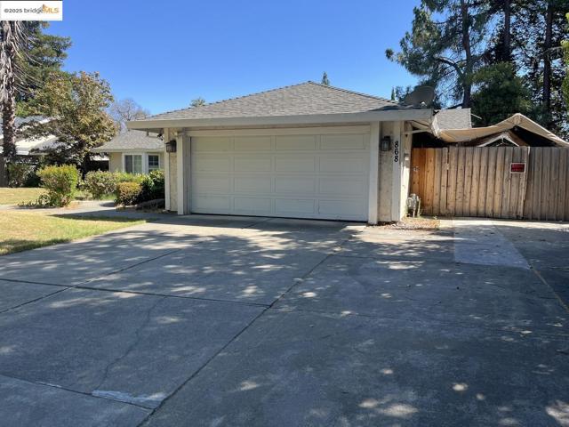 868 Florin RD, Sacramento CA: https://media.crmls.org/mediaz/fa6f6545-5898-47c3-a1a2-bab3a83e9ae4.jpg